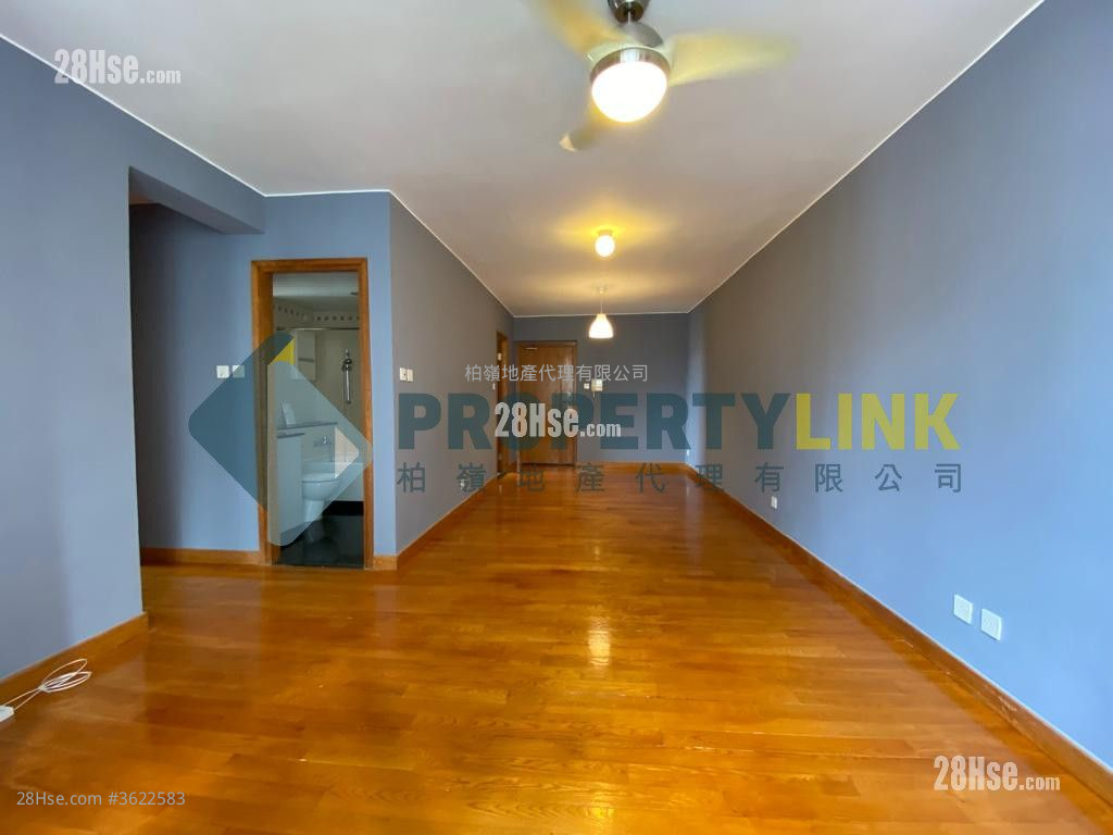 Hollywood Terrace Sell 616 ft² ( 57.2 m² ) Hollywood Terrace Sell 616 ft² ( 57.2 m² )