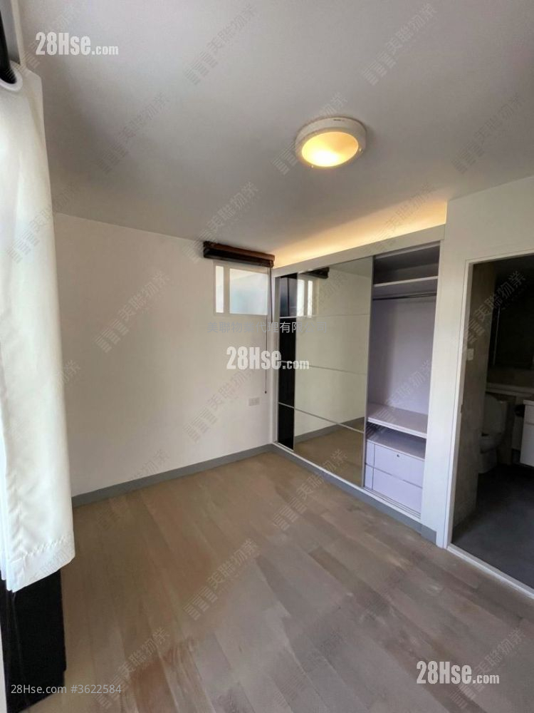 Mei Foo Sun Chuen Rental 2 Bedrooms , 2 Bathrooms 716 ft² ( 66.5 m² ) Mei Foo Sun Chuen Rental 2 Bedrooms , 2 Bathrooms 716 ft² ( 66.5 m² )