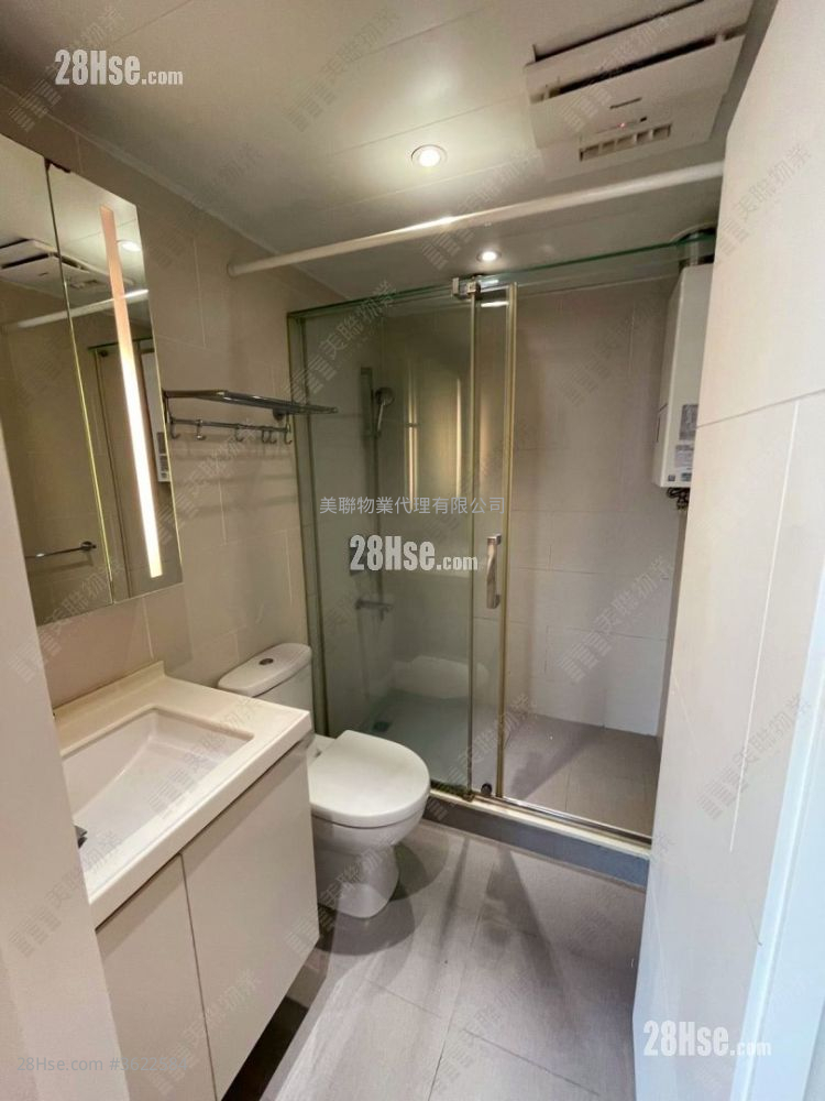 Mei Foo Sun Chuen Rental 2 Bedrooms , 2 Bathrooms 716 ft² ( 66.5 m² ) Mei Foo Sun Chuen Rental 2 Bedrooms , 2 Bathrooms 716 ft² ( 66.5 m² )