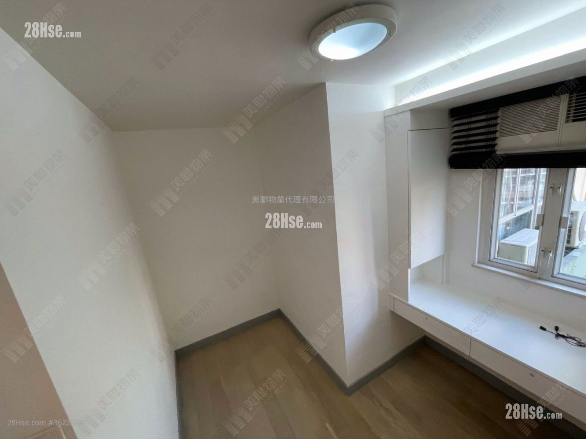 Mei Foo Sun Chuen Rental 2 Bedrooms , 2 Bathrooms 716 ft² ( 66.5 m² ) Mei Foo Sun Chuen Rental 2 Bedrooms , 2 Bathrooms 716 ft² ( 66.5 m² )