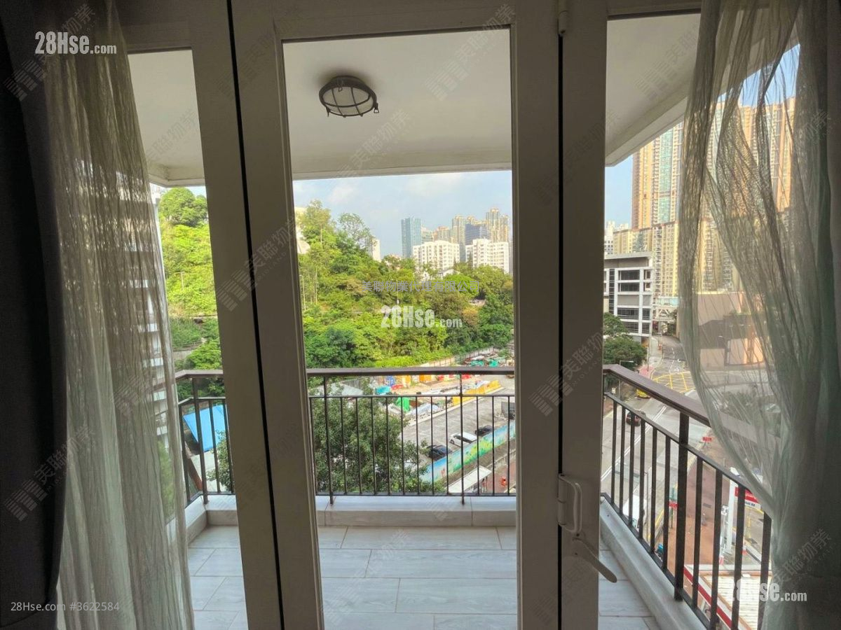 Mei Foo Sun Chuen Rental 2 Bedrooms , 2 Bathrooms 716 ft² ( 66.5 m² ) Mei Foo Sun Chuen Rental 2 Bedrooms , 2 Bathrooms 716 ft² ( 66.5 m² )