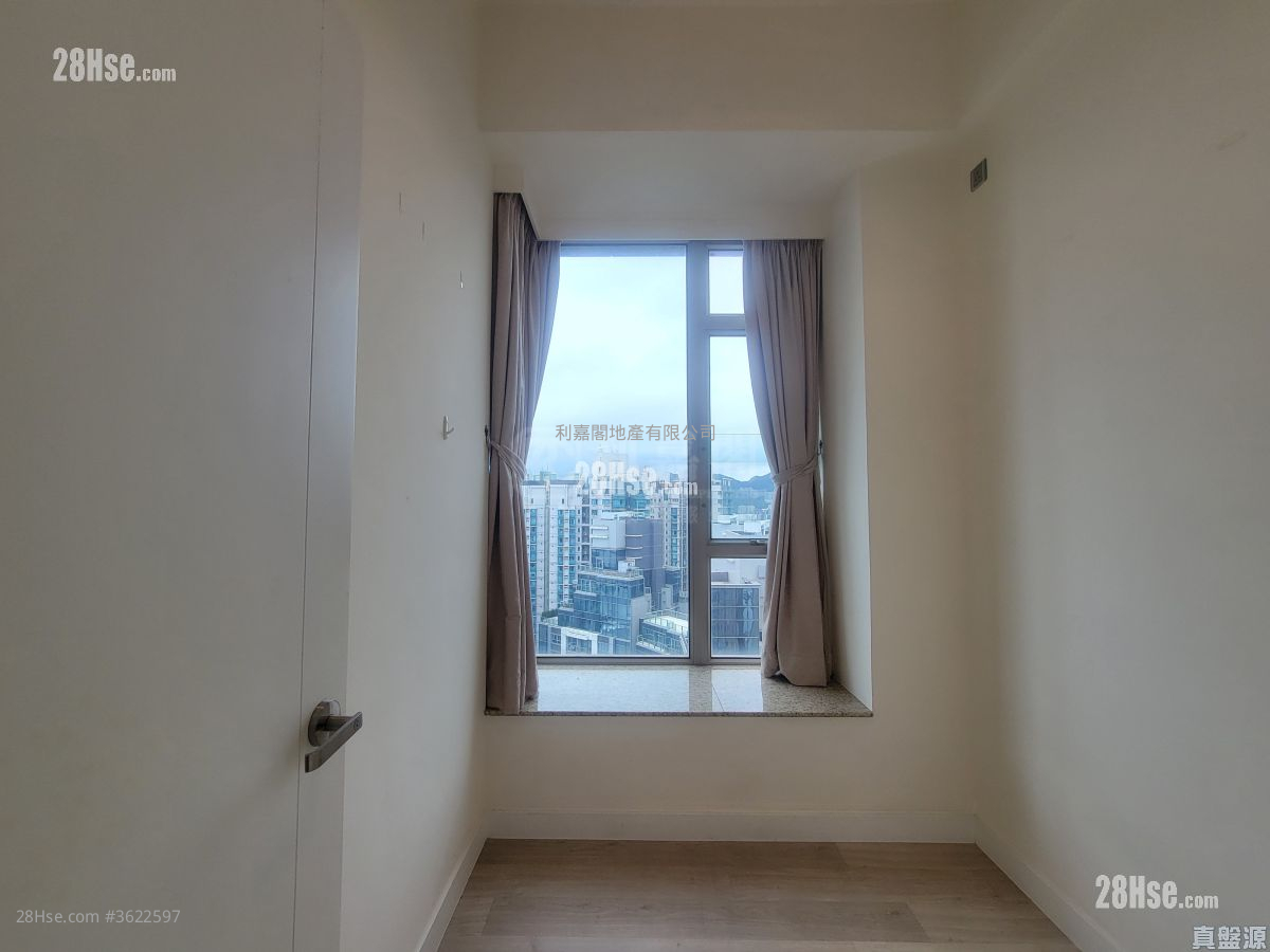 一号银海 售盘 3 房 665 平方尺 ( 61.8 平方米 ) 一号银海 售盘 3 房 665 平方尺 ( 61.8 平方米 )