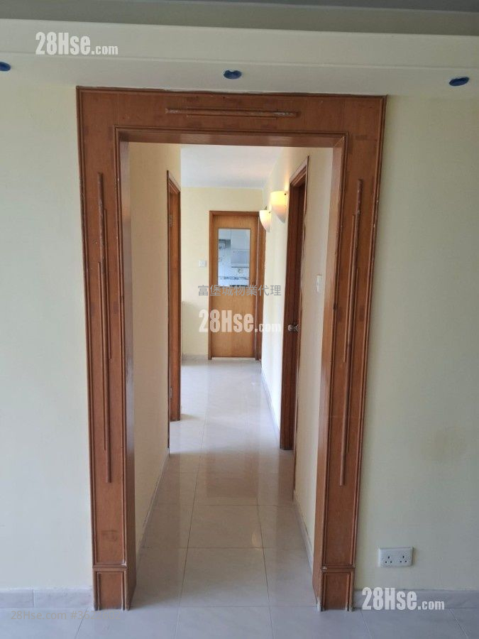 广林苑 售盘 3 房 , 1 浴室 595 平方尺 ( 55.3 平方米 ) 广林苑 售盘 3 房 , 1 浴室 595 平方尺 ( 55.3 平方米 )