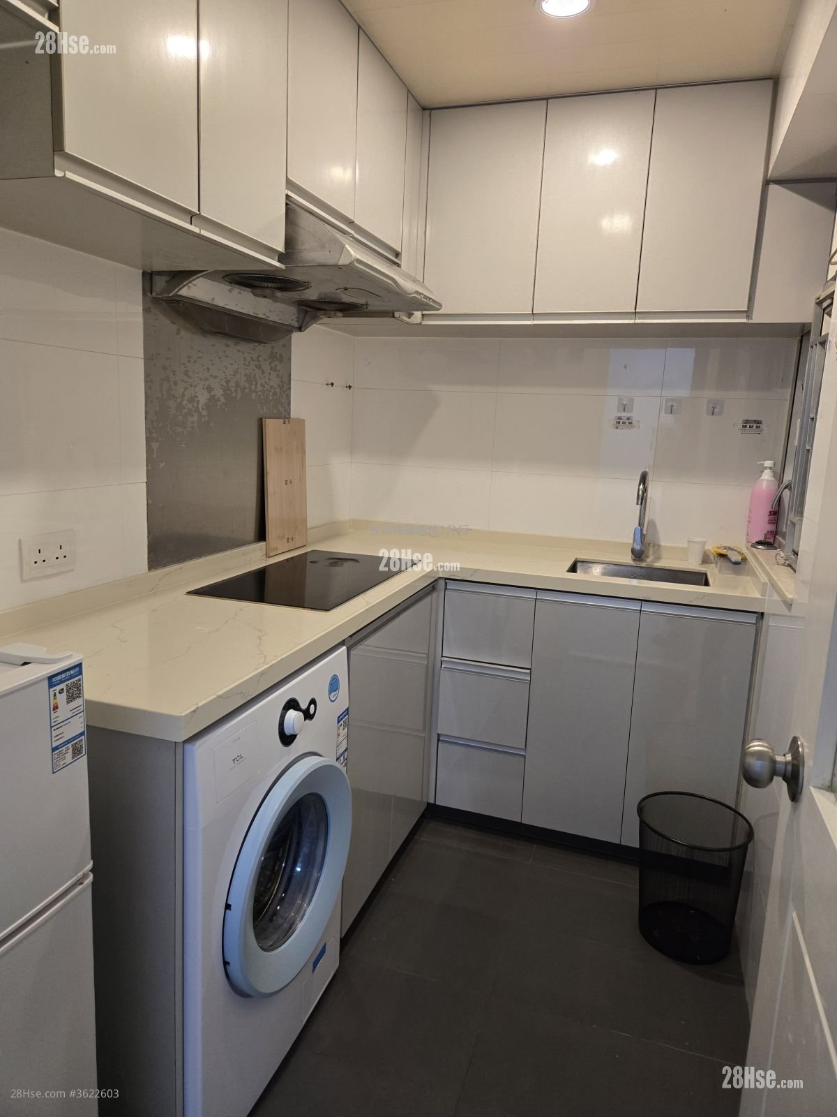 Kornhill Garden Rental 3 Bedrooms , 1 Bathroom 592 ft² ( 55.0 m² ) Kornhill Garden Rental 3 Bedrooms , 1 Bathroom 592 ft² ( 55.0 m² )