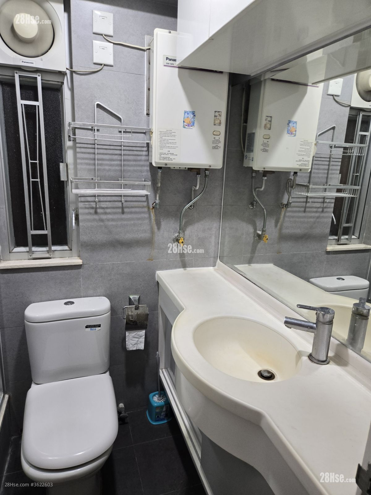 Kornhill Garden Rental 3 Bedrooms , 1 Bathroom 592 ft² ( 55.0 m² ) Kornhill Garden Rental 3 Bedrooms , 1 Bathroom 592 ft² ( 55.0 m² )