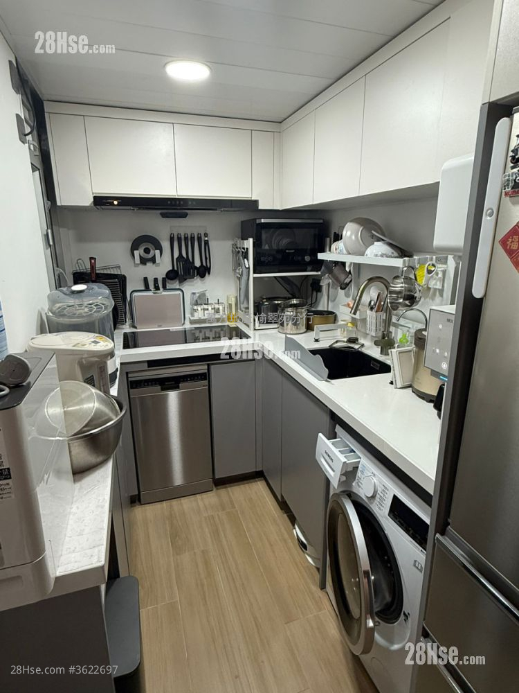 锦骏苑 售盘 1 房 , 1 浴室 426 平方尺 ( 39.6 平方米 ) 锦骏苑 售盘 1 房 , 1 浴室 426 平方尺 ( 39.6 平方米 )