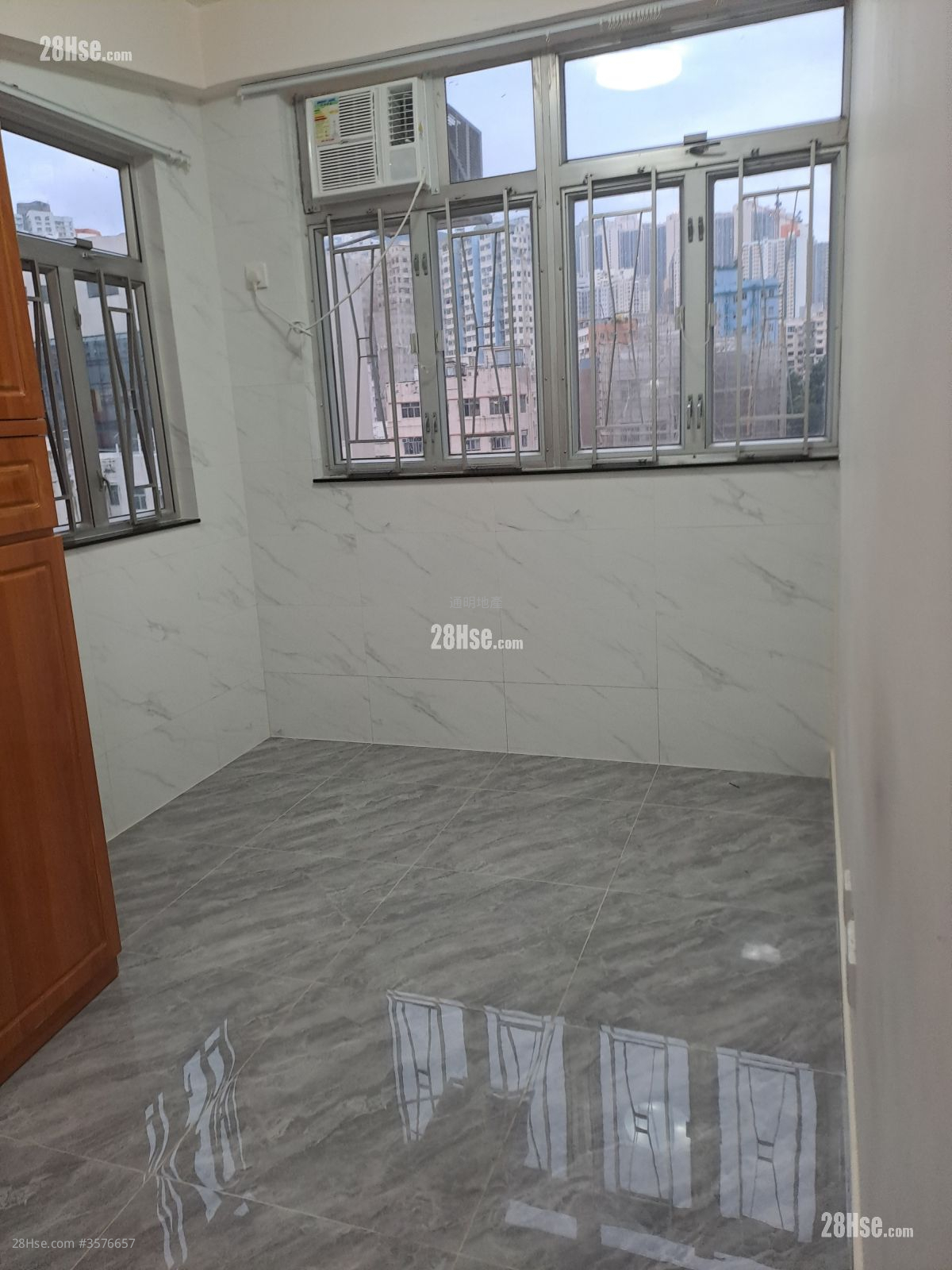 金桥华厦 租盘 开放式间隔 , 1 浴室 150 平方尺 ( 13.9 平方米 )