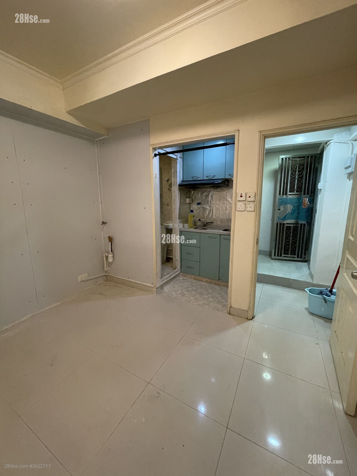 唐楼 租盘 1 房 , 1 浴室 180 平方尺 ( 16.7 平方米 ) 唐楼 租盘 1 房 , 1 浴室 180 平方尺 ( 16.7 平方米 )