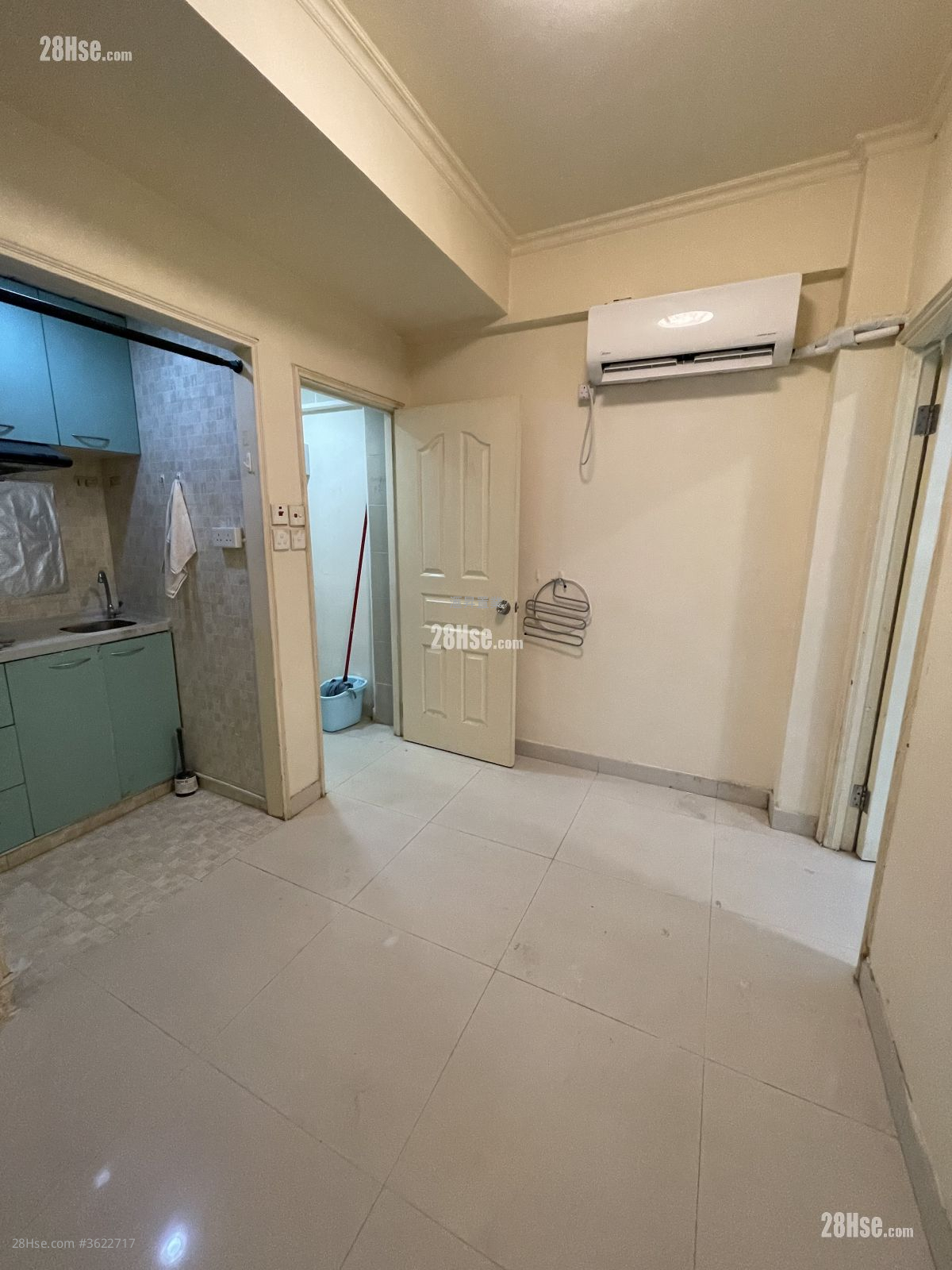 唐楼 租盘 1 房 , 1 浴室 180 平方尺 ( 16.7 平方米 ) 唐楼 租盘 1 房 , 1 浴室 180 平方尺 ( 16.7 平方米 )