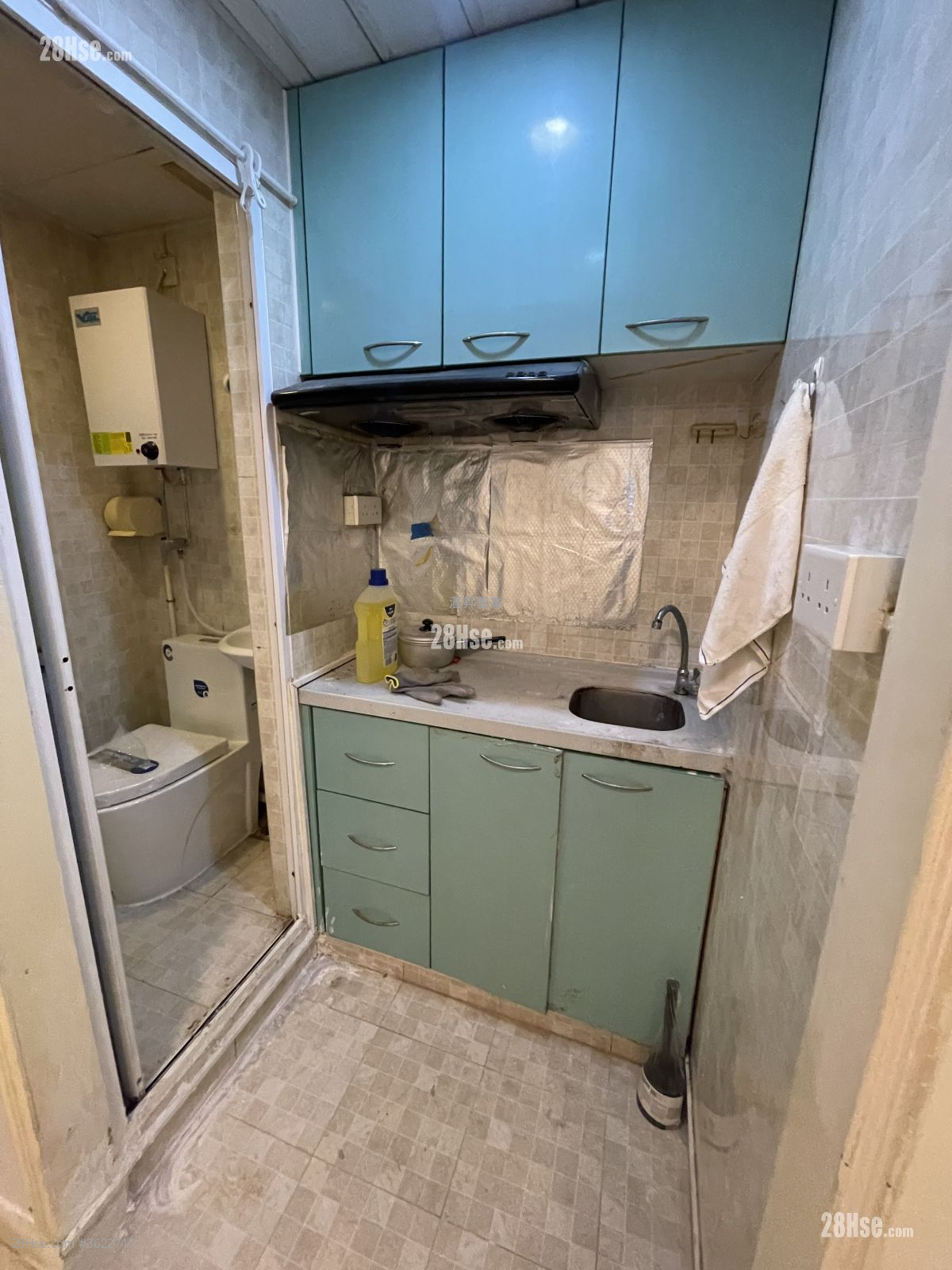 唐楼 租盘 1 房 , 1 浴室 180 平方尺 ( 16.7 平方米 ) 唐楼 租盘 1 房 , 1 浴室 180 平方尺 ( 16.7 平方米 )