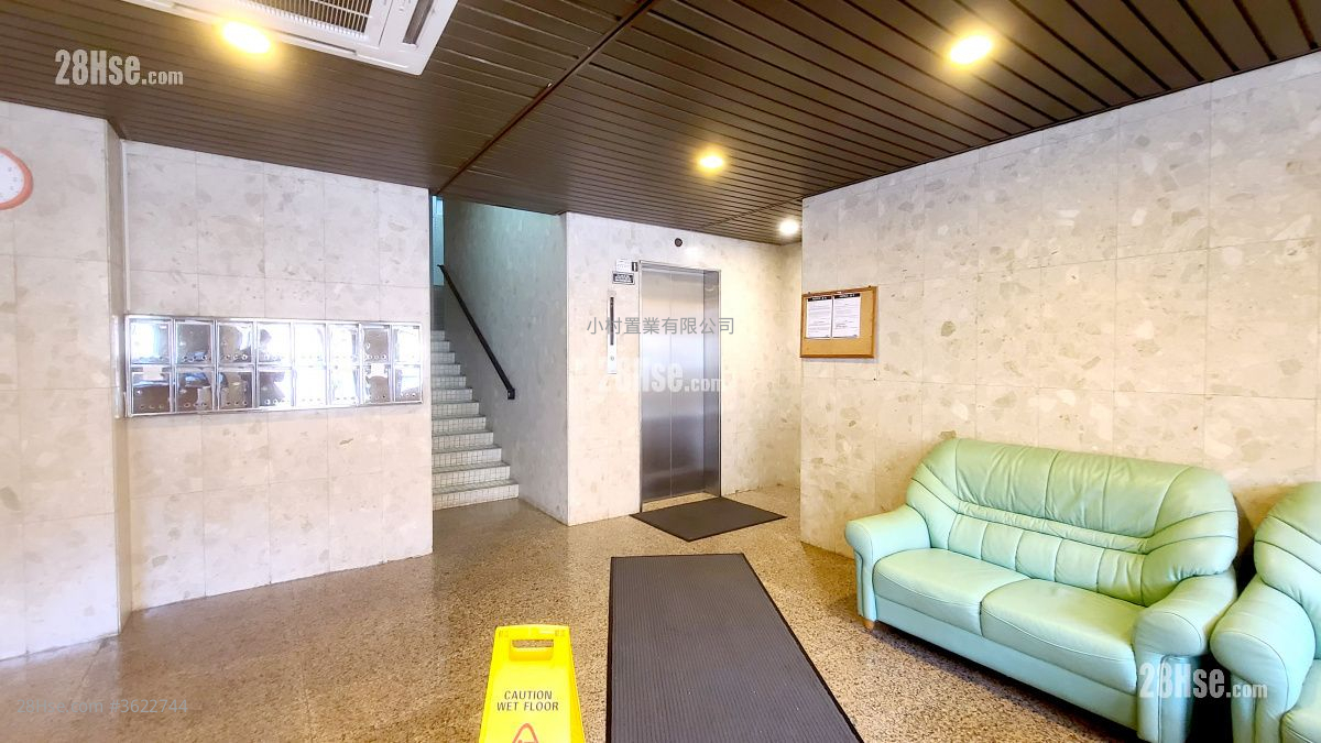 大厦入口: 利恒阁 租盘 2 房 , 1 浴室 558 平方尺 ( 51.8 平方米 ) 大厦入口: 利恒阁 租盘 2 房 , 1 浴室 558 平方尺 ( 51.8 平方米 )