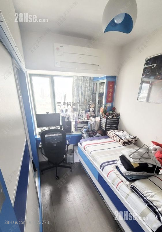 Hillville Terrace Sell 3 Bedrooms , 2 Bathrooms 674 ft² ( 62.6 m² ) Hillville Terrace Sell 3 Bedrooms , 2 Bathrooms 674 ft² ( 62.6 m² )