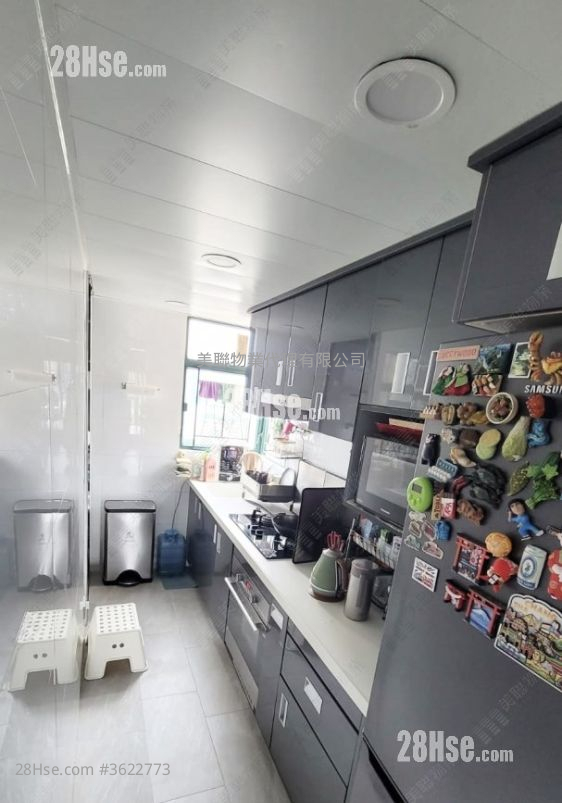 Hillville Terrace Sell 3 Bedrooms , 2 Bathrooms 674 ft² ( 62.6 m² ) Hillville Terrace Sell 3 Bedrooms , 2 Bathrooms 674 ft² ( 62.6 m² )