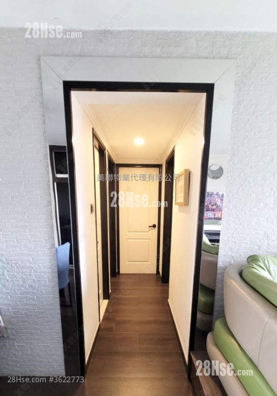 Hillville Terrace Sell 3 Bedrooms , 2 Bathrooms 674 ft² ( 62.6 m² ) Hillville Terrace Sell 3 Bedrooms , 2 Bathrooms 674 ft² ( 62.6 m² )