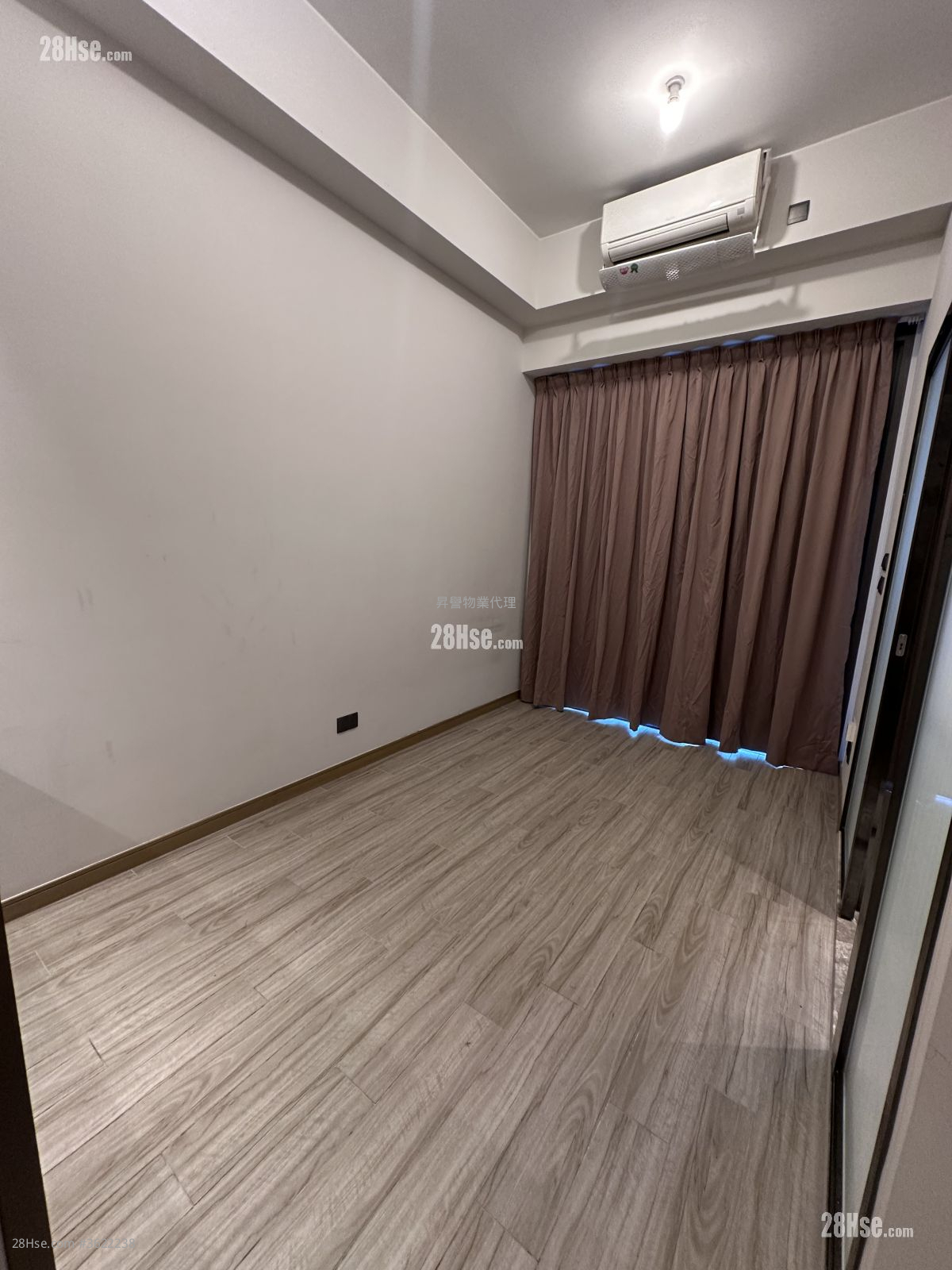 The Vantage Rental Studio 196 ft² ( 18.2 m² ) The Vantage Rental Studio 196 ft² ( 18.2 m² )