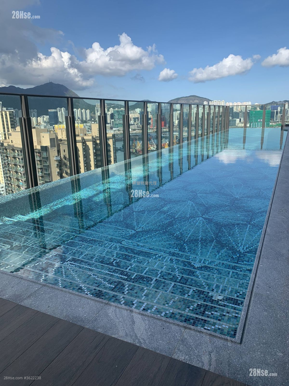 The Vantage Rental Studio 196 ft² ( 18.2 m² ) The Vantage Rental Studio 196 ft² ( 18.2 m² )