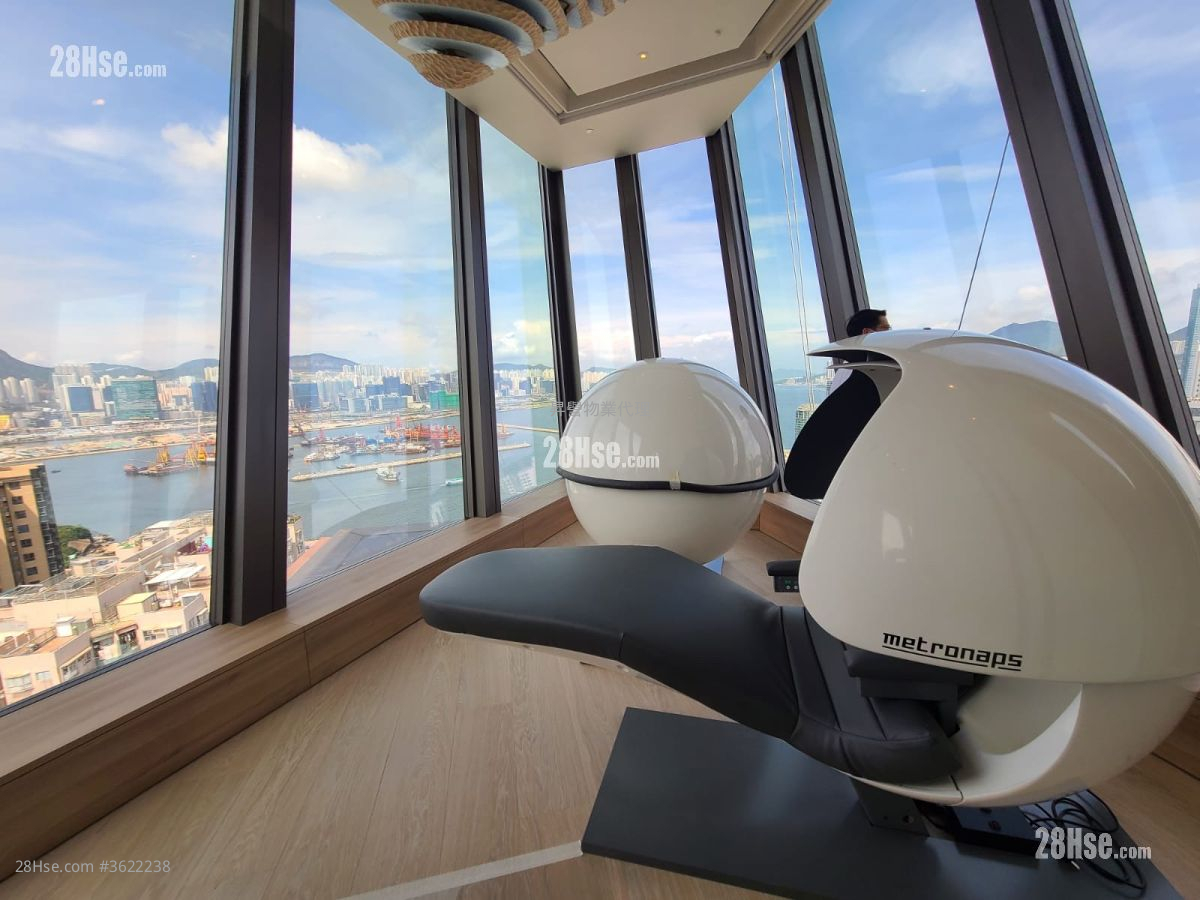 The Vantage Rental Studio 196 ft² ( 18.2 m² ) The Vantage Rental Studio 196 ft² ( 18.2 m² )