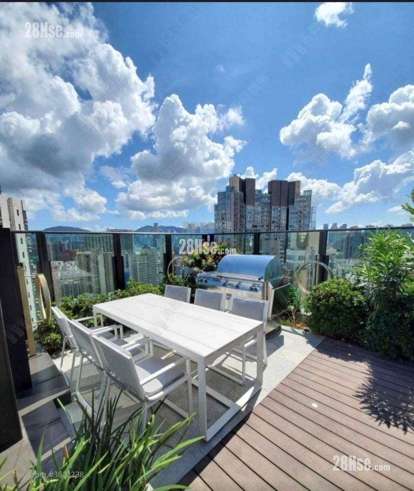 The Vantage Rental Studio 196 ft² ( 18.2 m² ) The Vantage Rental Studio 196 ft² ( 18.2 m² )