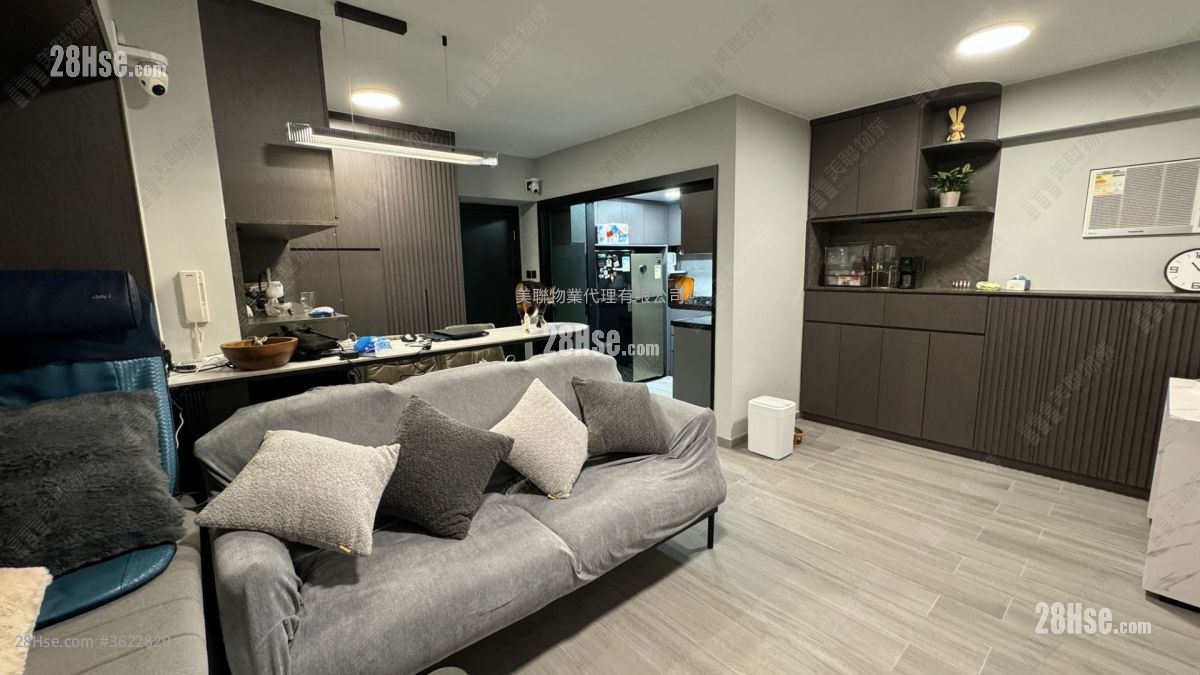 蔚景花园 售盘 3 房 716 平方尺 ( 66.5 平方米 ) 蔚景花园 售盘 3 房 716 平方尺 ( 66.5 平方米 )