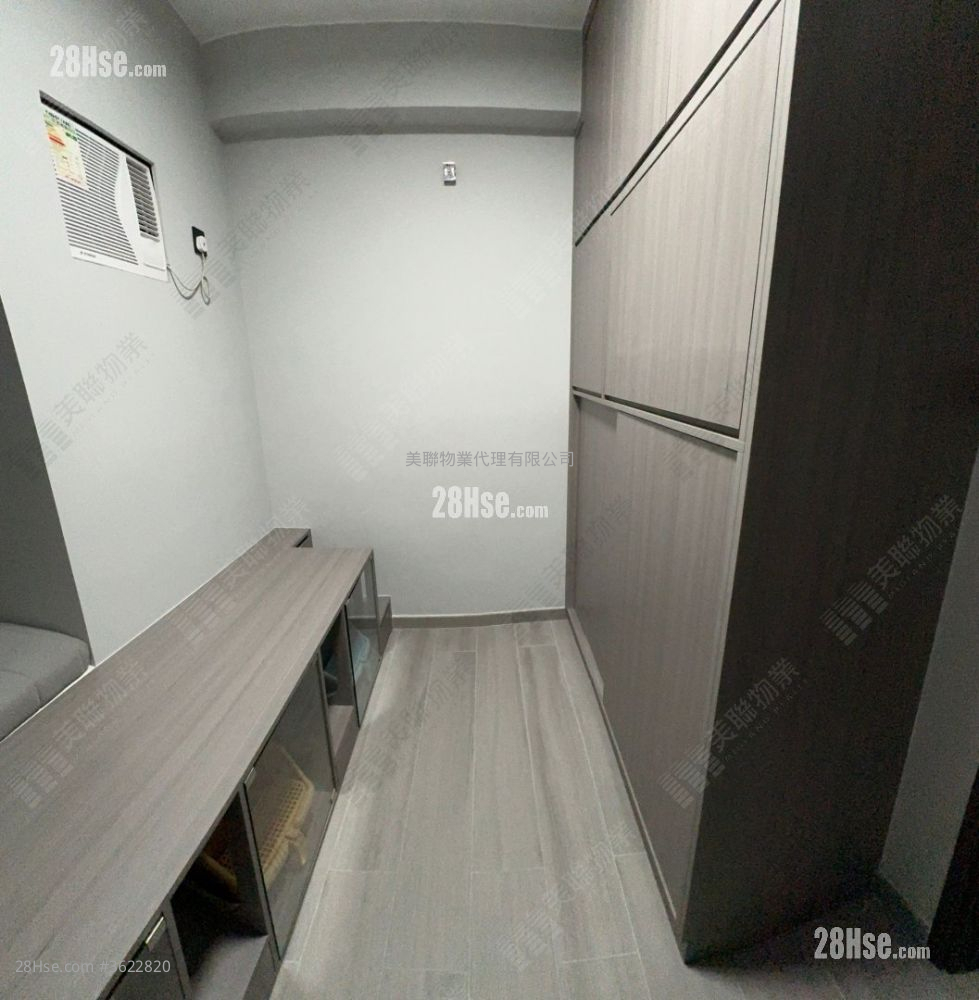 蔚景花园 售盘 3 房 716 平方尺 ( 66.5 平方米 ) 蔚景花园 售盘 3 房 716 平方尺 ( 66.5 平方米 )