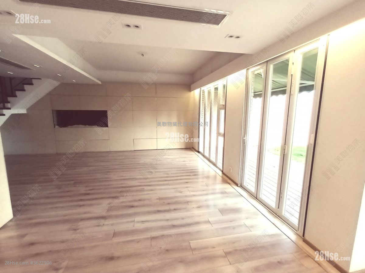 毕架山一号 售盘 4 房 2,073 平方尺 ( 192.6 平方米 ) 毕架山一号 售盘 4 房 2,073 平方尺 ( 192.6 平方米 )