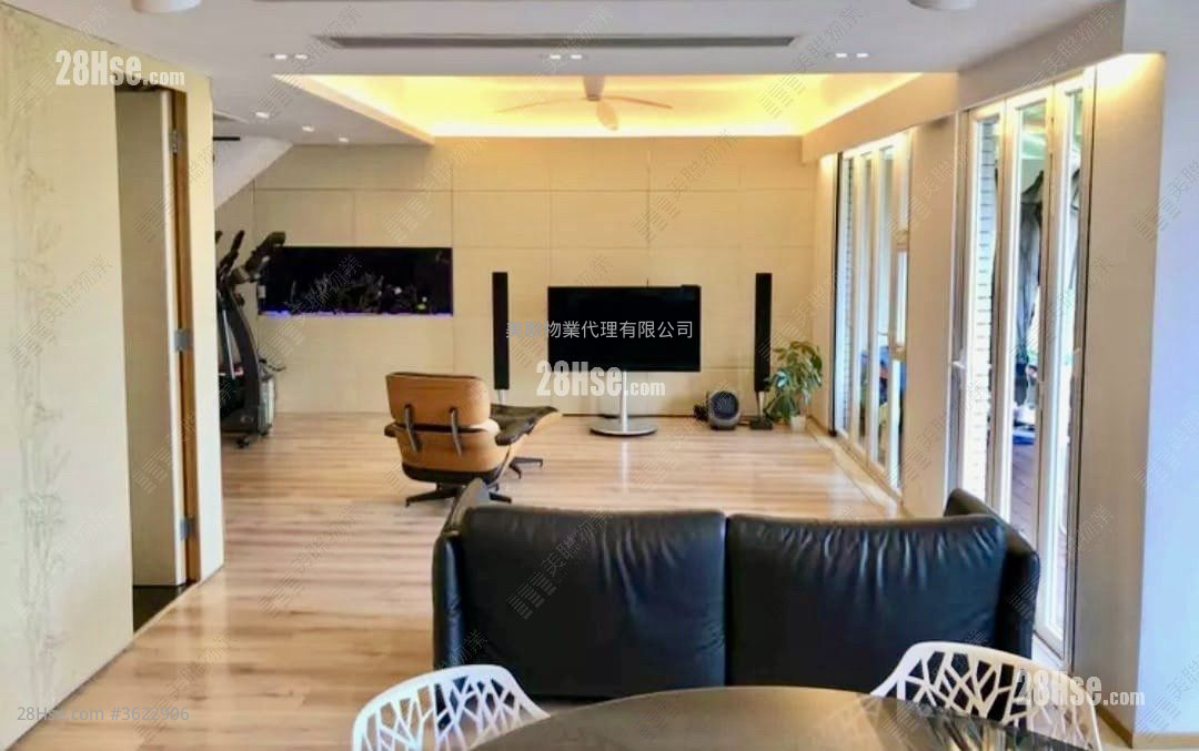 毕架山一号 售盘 4 房 2,073 平方尺 ( 192.6 平方米 ) 毕架山一号 售盘 4 房 2,073 平方尺 ( 192.6 平方米 )