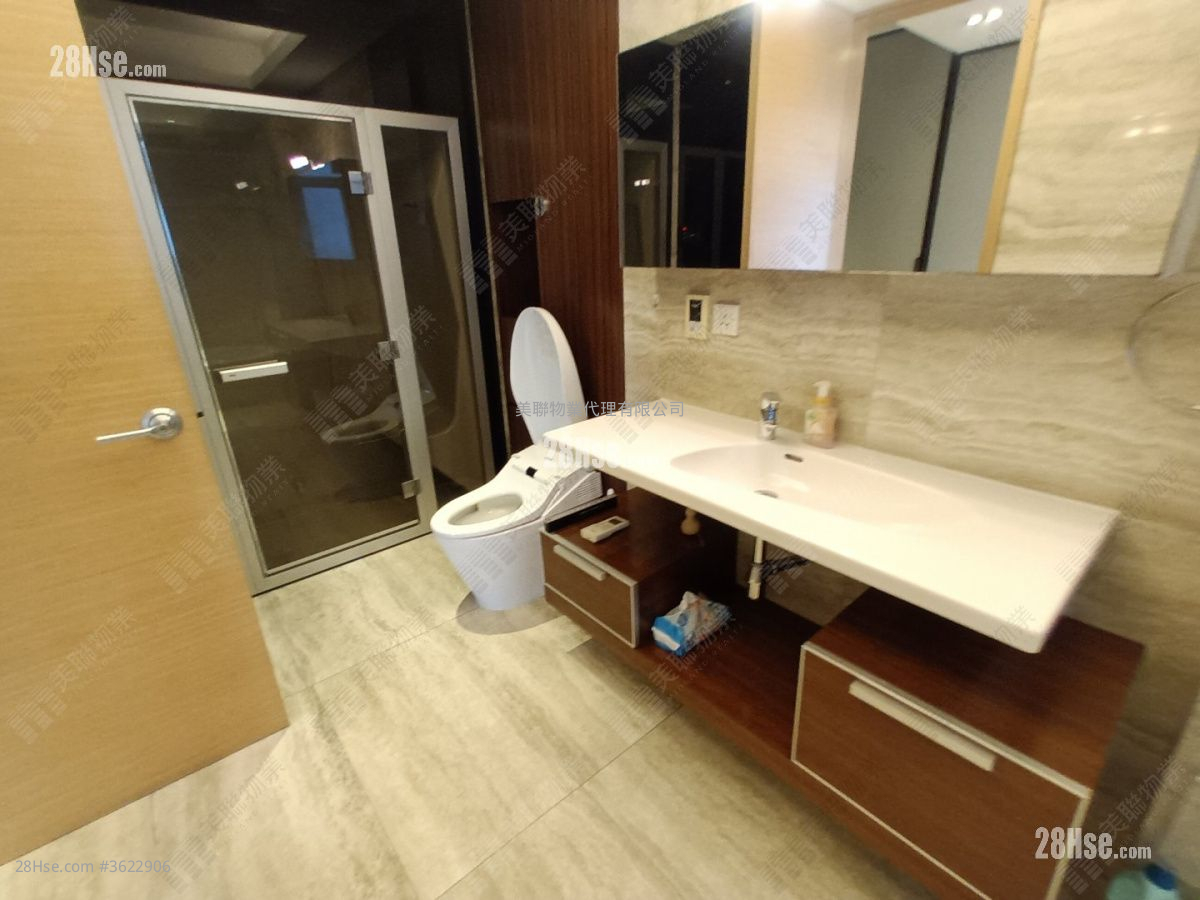 毕架山一号 售盘 4 房 2,073 平方尺 ( 192.6 平方米 ) 毕架山一号 售盘 4 房 2,073 平方尺 ( 192.6 平方米 )