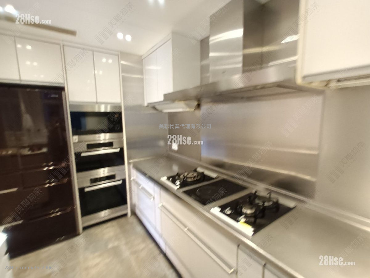 毕架山一号 售盘 4 房 2,073 平方尺 ( 192.6 平方米 ) 毕架山一号 售盘 4 房 2,073 平方尺 ( 192.6 平方米 )