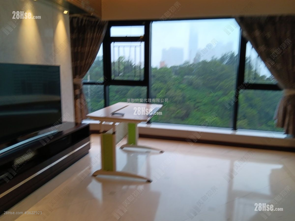 King's Park Hill Sell 2 Bedrooms 1,215 ft² ( 112.9 m² ) King's Park Hill Sell 2 Bedrooms 1,215 ft² ( 112.9 m² )