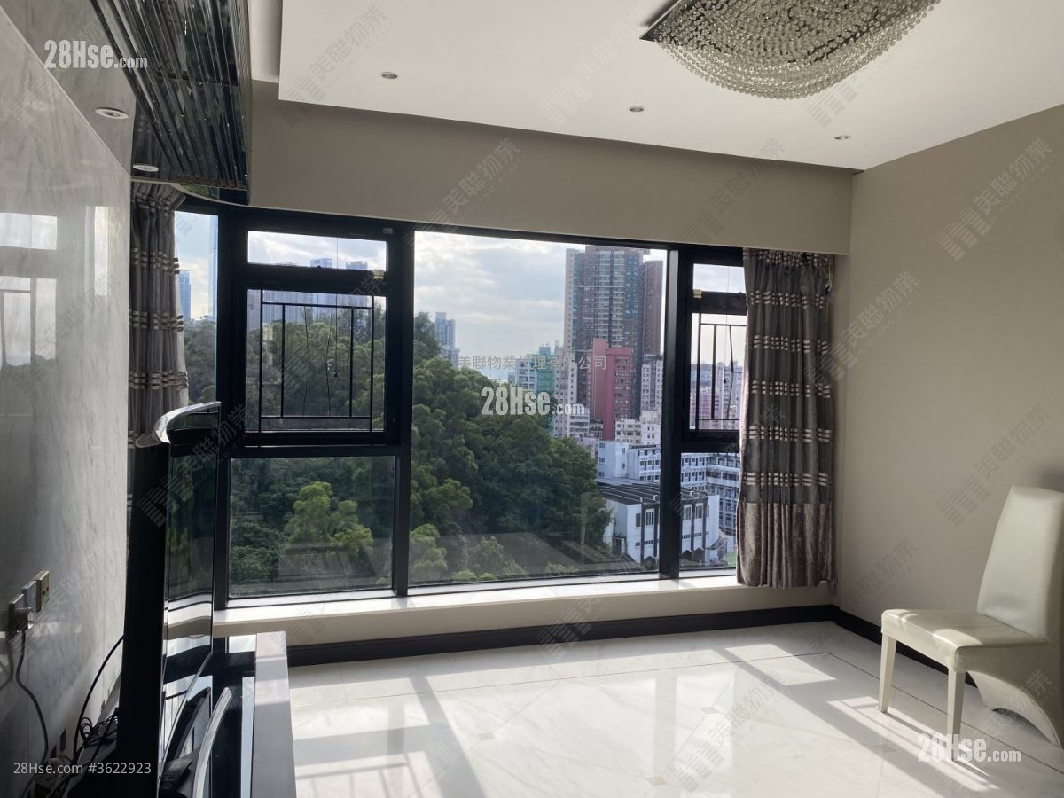 King's Park Hill Sell 2 Bedrooms 1,215 ft² ( 112.9 m² ) King's Park Hill Sell 2 Bedrooms 1,215 ft² ( 112.9 m² )