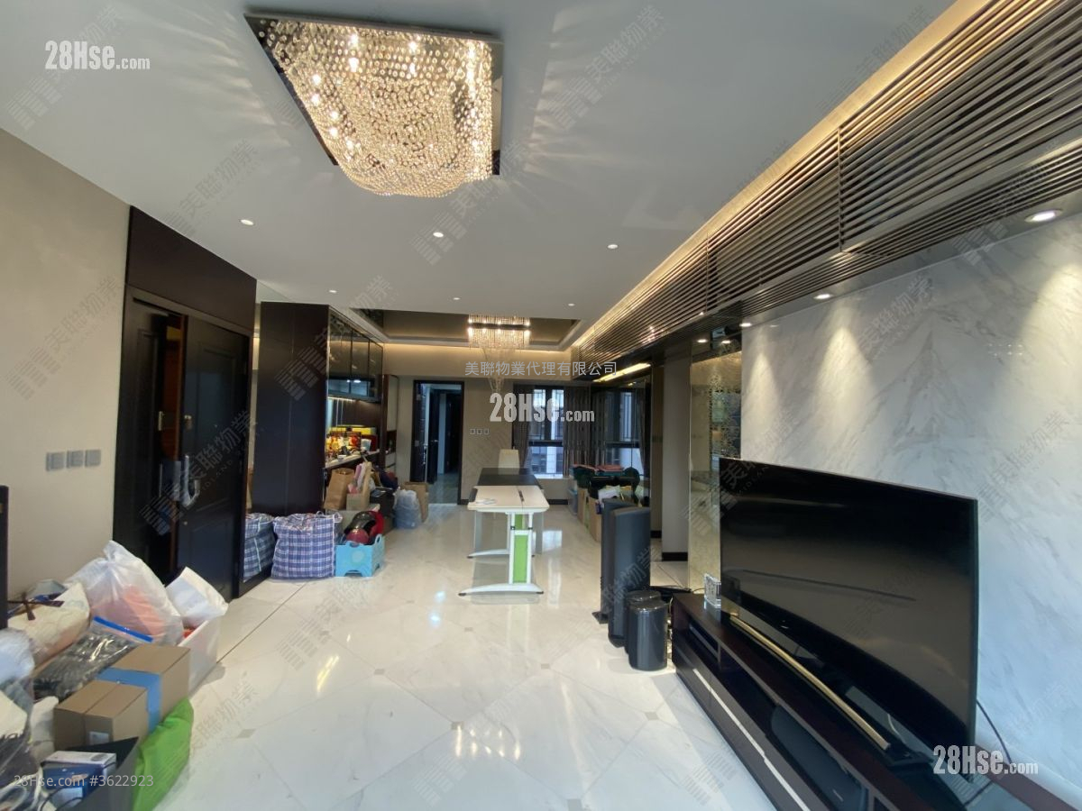 King's Park Hill Sell 2 Bedrooms 1,215 ft² ( 112.9 m² ) King's Park Hill Sell 2 Bedrooms 1,215 ft² ( 112.9 m² )