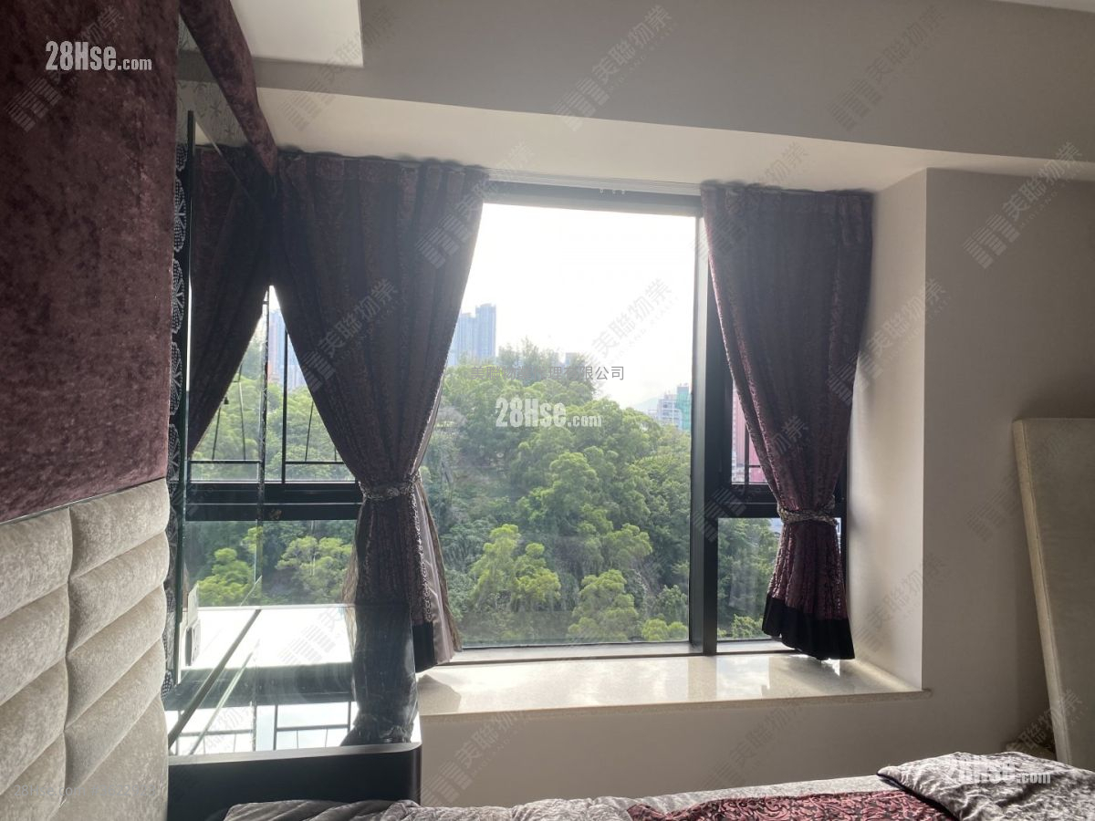 King's Park Hill Sell 2 Bedrooms 1,215 ft² ( 112.9 m² ) King's Park Hill Sell 2 Bedrooms 1,215 ft² ( 112.9 m² )