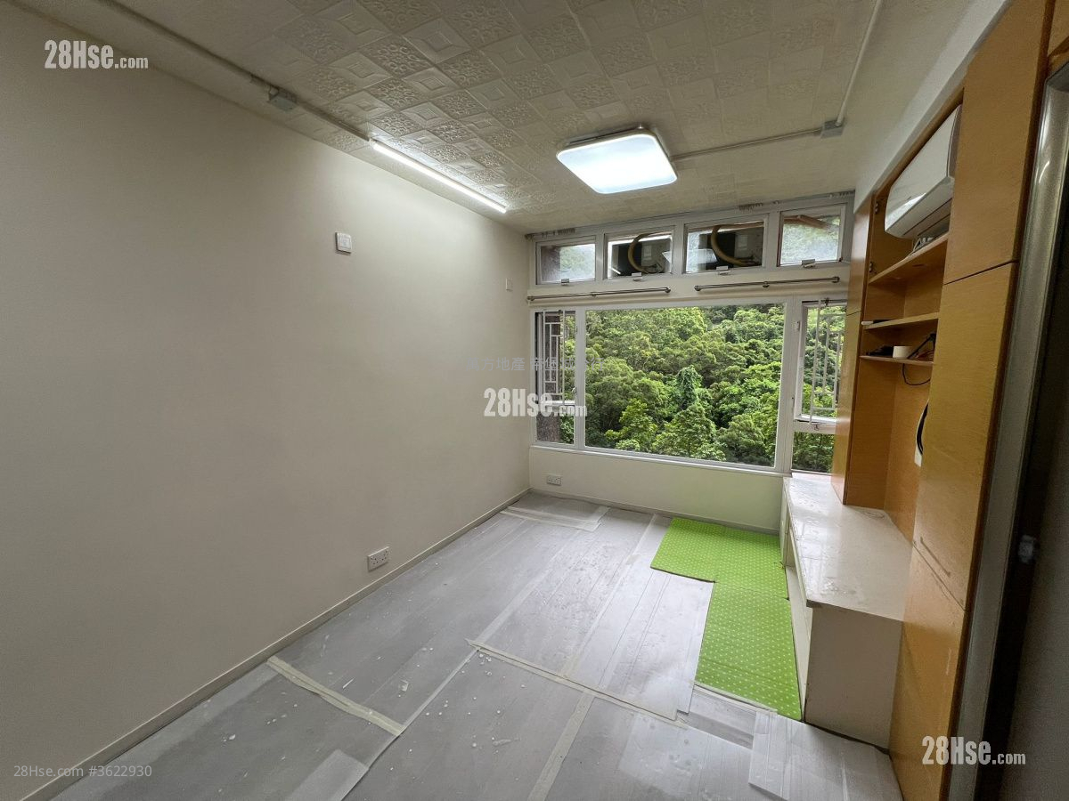 广林苑 售盘 3 房 , 1 浴室 595 平方尺 ( 55.3 平方米 ) 广林苑 售盘 3 房 , 1 浴室 595 平方尺 ( 55.3 平方米 )