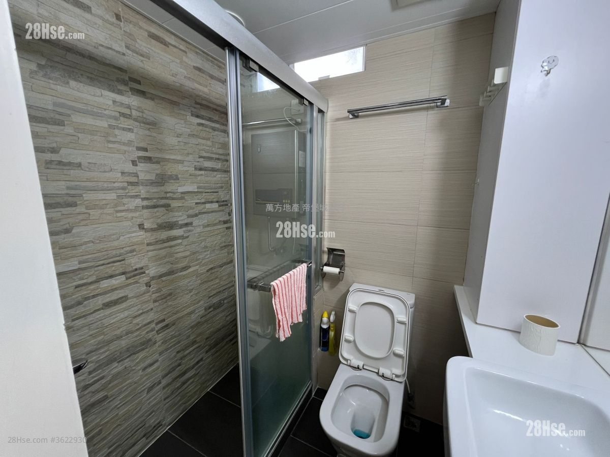 广林苑 售盘 3 房 , 1 浴室 595 平方尺 ( 55.3 平方米 ) 广林苑 售盘 3 房 , 1 浴室 595 平方尺 ( 55.3 平方米 )