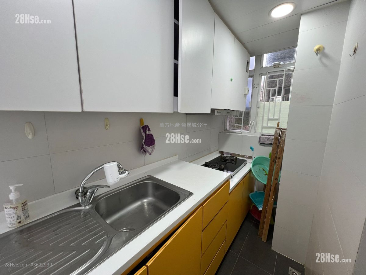 广林苑 售盘 3 房 , 1 浴室 595 平方尺 ( 55.3 平方米 ) 广林苑 售盘 3 房 , 1 浴室 595 平方尺 ( 55.3 平方米 )