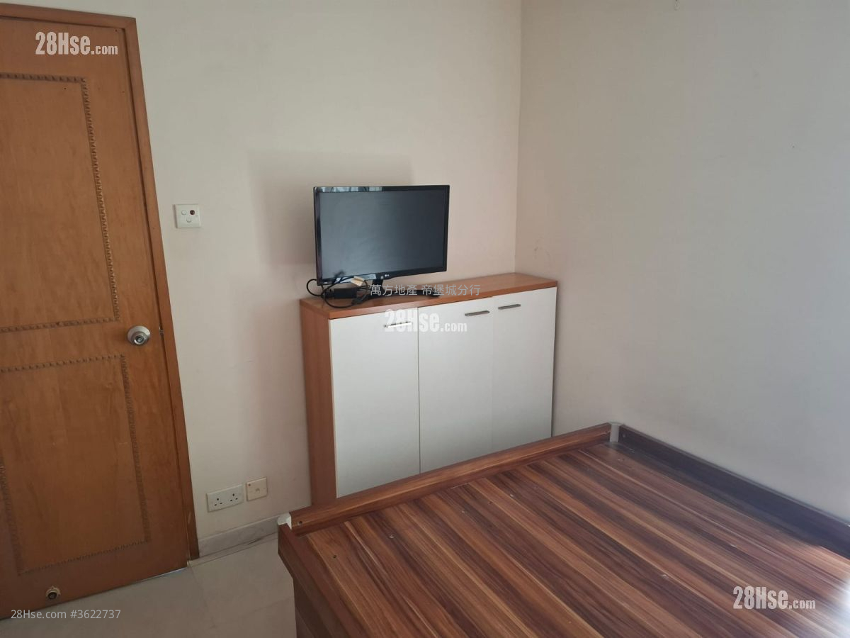 广林苑 售盘 3 房 , 1 浴室 595 平方尺 ( 55.3 平方米 ) 广林苑 售盘 3 房 , 1 浴室 595 平方尺 ( 55.3 平方米 )