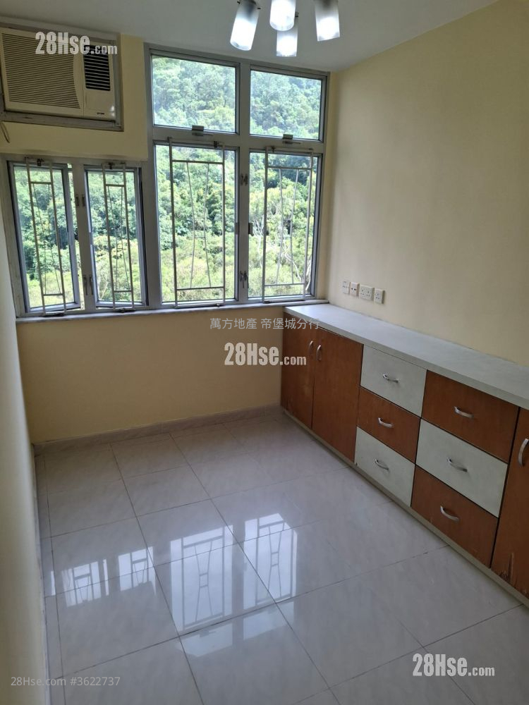 广林苑 售盘 3 房 , 1 浴室 595 平方尺 ( 55.3 平方米 ) 广林苑 售盘 3 房 , 1 浴室 595 平方尺 ( 55.3 平方米 )