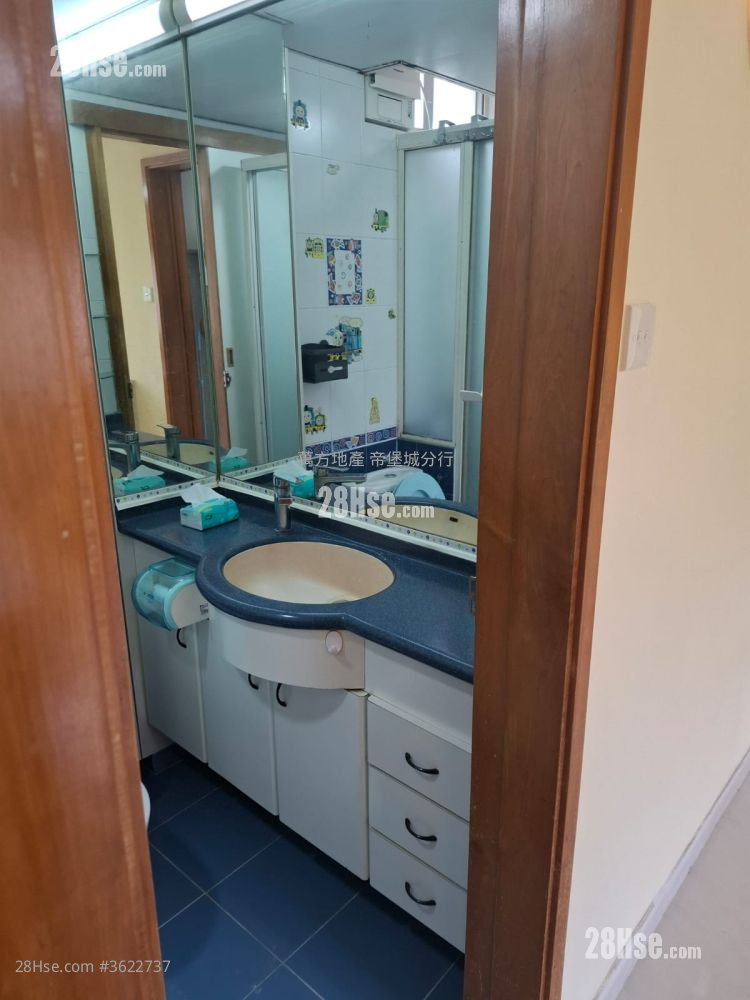 广林苑 售盘 3 房 , 1 浴室 595 平方尺 ( 55.3 平方米 ) 广林苑 售盘 3 房 , 1 浴室 595 平方尺 ( 55.3 平方米 )