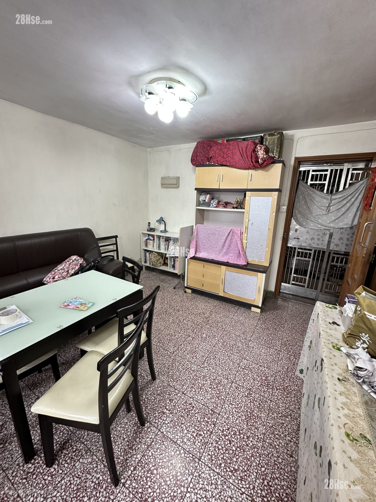 青衣村 售盘 2 房 , 1 浴室 381 平方尺 ( 35.4 平方米 ) 青衣村 售盘 2 房 , 1 浴室 381 平方尺 ( 35.4 平方米 )