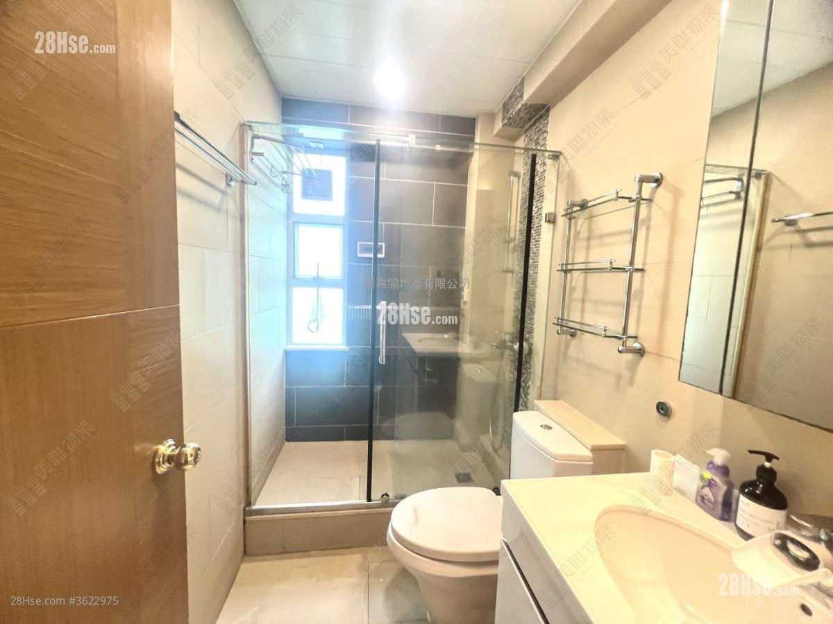 君颐峰 售盘 3 房 , 2 浴室 829 平方尺 ( 77.0 平方米 ) 君颐峰 售盘 3 房 , 2 浴室 829 平方尺 ( 77.0 平方米 )