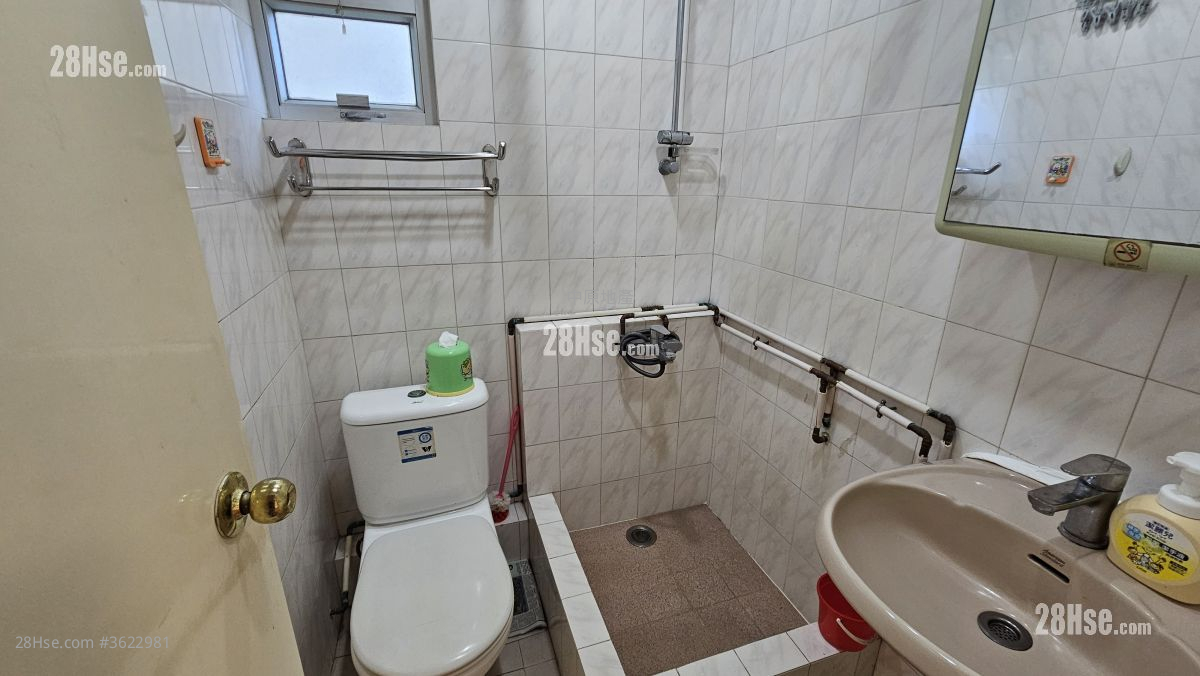 鲤景湾 售盘 3 房 , 2 浴室 540 平方尺 ( 50.2 平方米 ) 鲤景湾 售盘 3 房 , 2 浴室 540 平方尺 ( 50.2 平方米 )