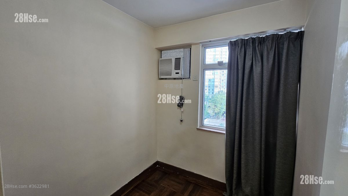 鲤景湾 售盘 3 房 , 2 浴室 540 平方尺 ( 50.2 平方米 ) 鲤景湾 售盘 3 房 , 2 浴室 540 平方尺 ( 50.2 平方米 )