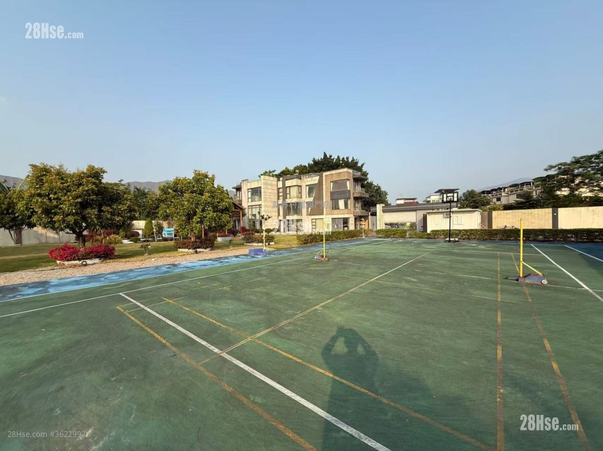 村屋 售盘 5+ 房 , 5+ 浴室 4,200 平方尺 ( 390.2 平方米 ) 村屋 售盘 5+ 房 , 5+ 浴室 4,200 平方尺 ( 390.2 平方米 )