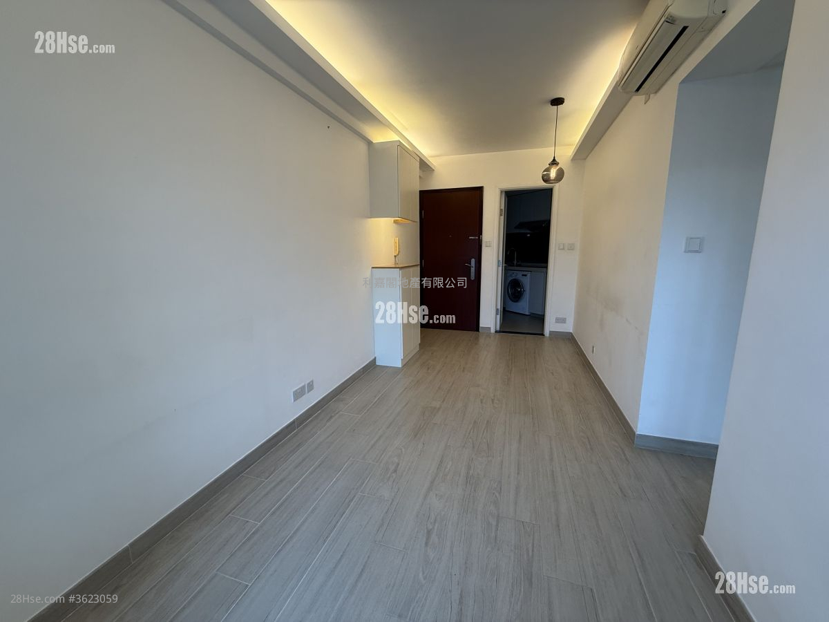 Tseung Kwan O Plaza Sell 2 Bedrooms , 1 Bathroom 414 ft² ( 38.5 m² ) Tseung Kwan O Plaza Sell 2 Bedrooms , 1 Bathroom 414 ft² ( 38.5 m² )