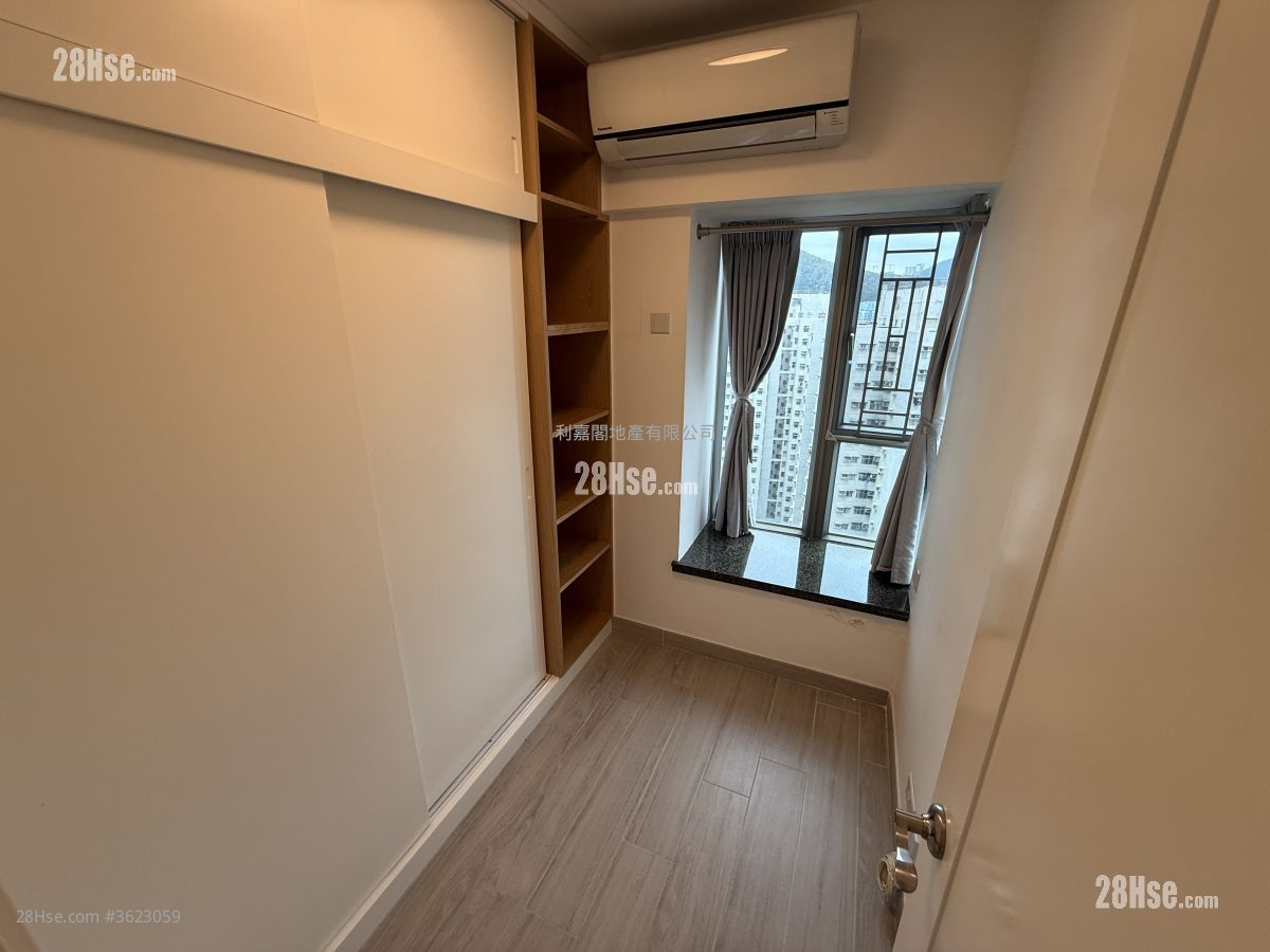 Tseung Kwan O Plaza Sell 2 Bedrooms , 1 Bathroom 414 ft² ( 38.5 m² ) Tseung Kwan O Plaza Sell 2 Bedrooms , 1 Bathroom 414 ft² ( 38.5 m² )