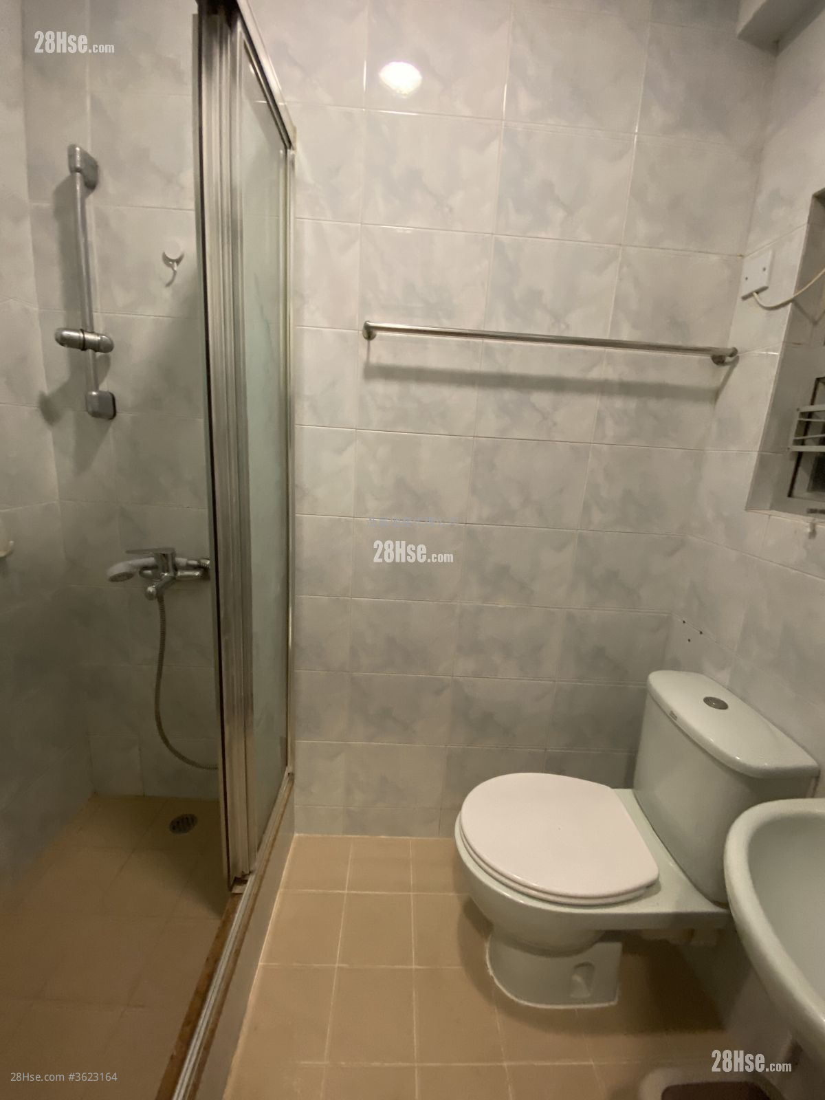 鸿裕大厦 租盘 3 房 , 1 浴室 448 平方尺 ( 41.6 平方米 ) 鸿裕大厦 租盘 3 房 , 1 浴室 448 平方尺 ( 41.6 平方米 )