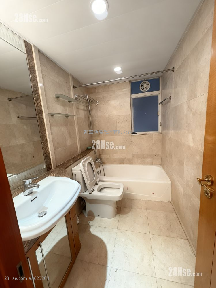 海逸豪园 租盘 2 房 , 1 浴室 560 平方尺 ( 52.0 平方米 ) 海逸豪园 租盘 2 房 , 1 浴室 560 平方尺 ( 52.0 平方米 )