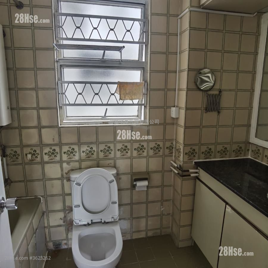 黄埔花园 租盘 4 房 , 2 浴室 749 平方尺 ( 69.6 平方米 ) 黄埔花园 租盘 4 房 , 2 浴室 749 平方尺 ( 69.6 平方米 )