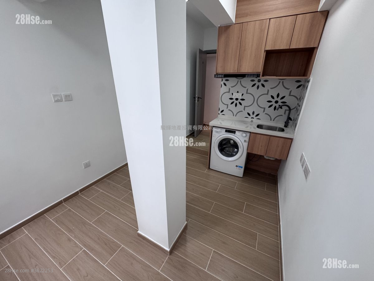 Tenement House Rental 1 Bedroom , 1 Bathroom 130 ft² ( 12.1 m² ) Tenement House Rental 1 Bedroom , 1 Bathroom 130 ft² ( 12.1 m² )