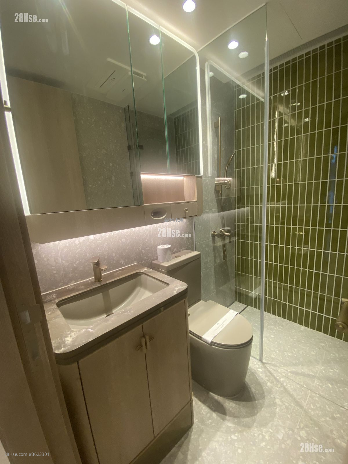 柏蔚森 租盘 2 房 , 1 浴室 395 平方尺 ( 36.7 平方米 ) 柏蔚森 租盘 2 房 , 1 浴室 395 平方尺 ( 36.7 平方米 )